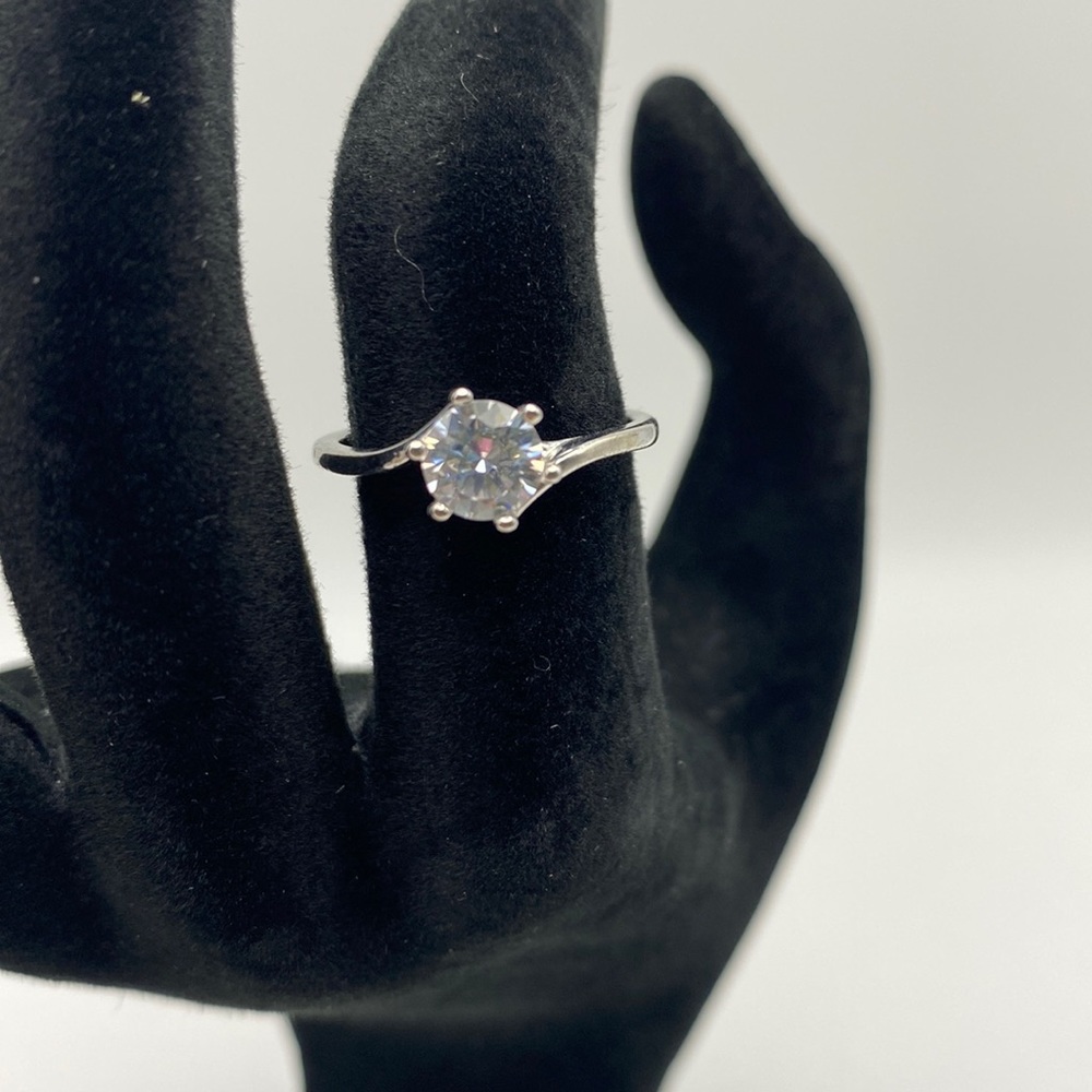 Beautiful Adjustable Silver Ring w/ Crystals